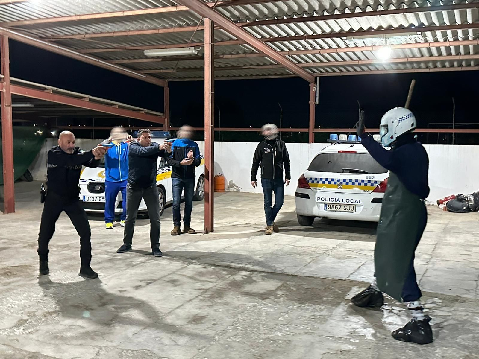 Formación de la Policía Local de Huércal-Overa para el uso de pistolas de gas pimienta.