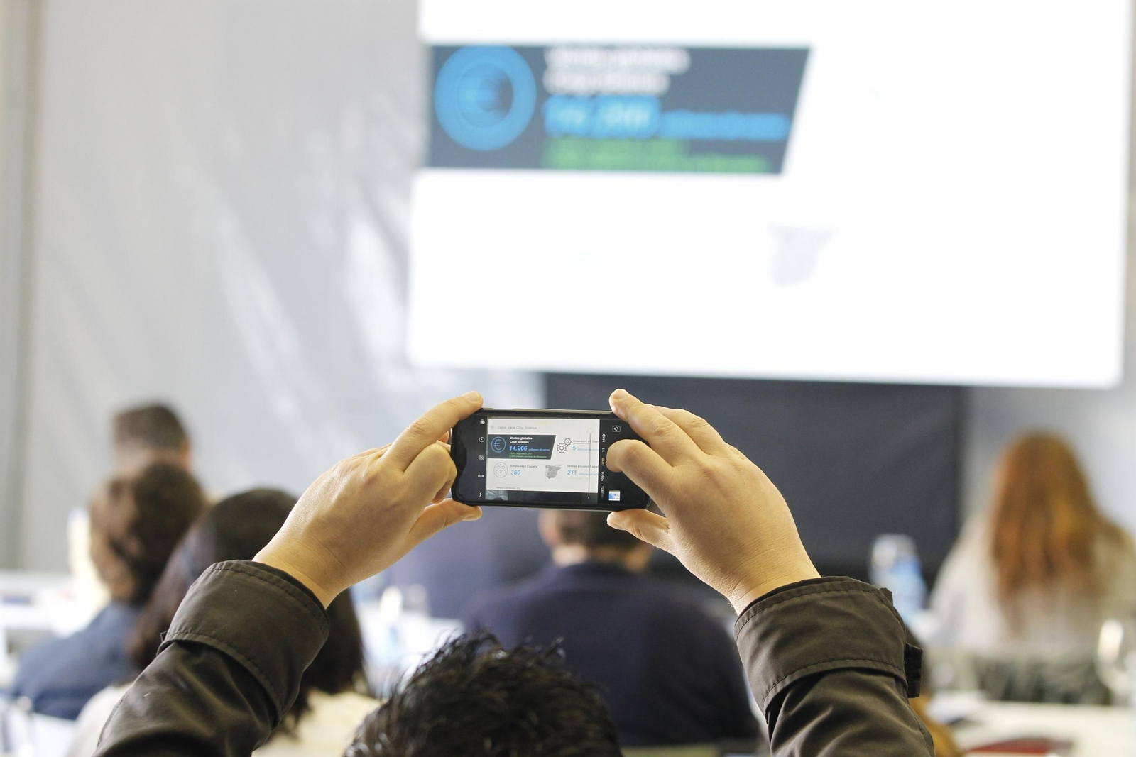 Fotogalería presentación resultados Bayer