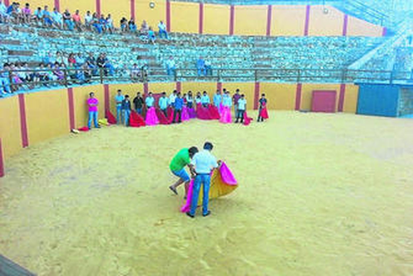 La clase de Salvador Vega, ayer, en la plaza de toros de Carratraca.