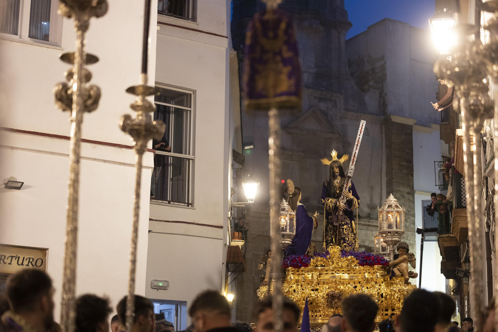 Las imágenes de la cofradía del Nazareno  este Jueves Santo en la Semana Santa de Cádiz de 2024