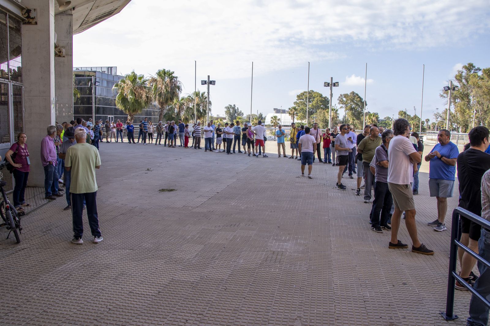 Largas colas en el Nuevo Colombino para las entradas del partido ante el Cacereño