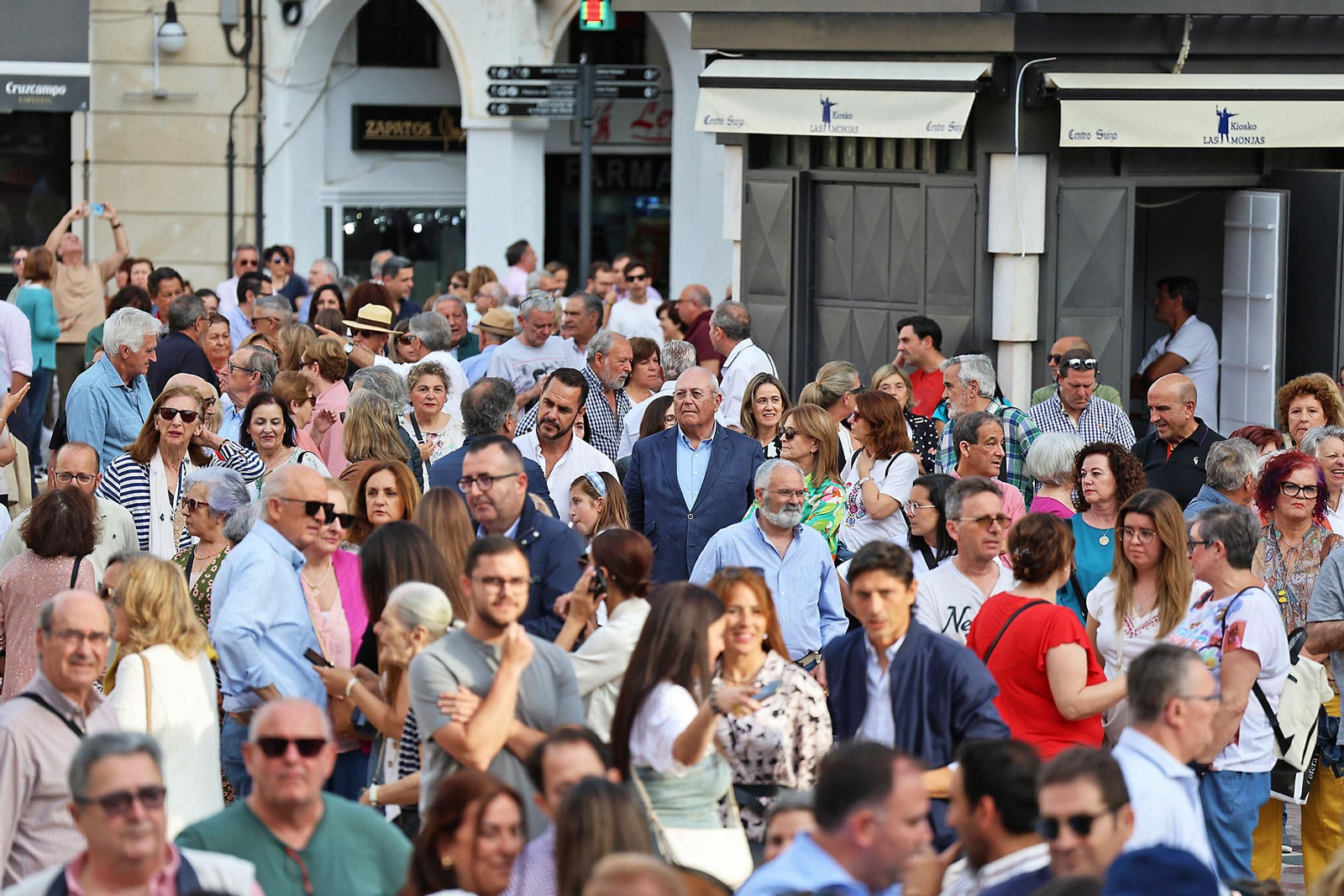 Imágenes de la concentración por las infraestructuras para Huelva