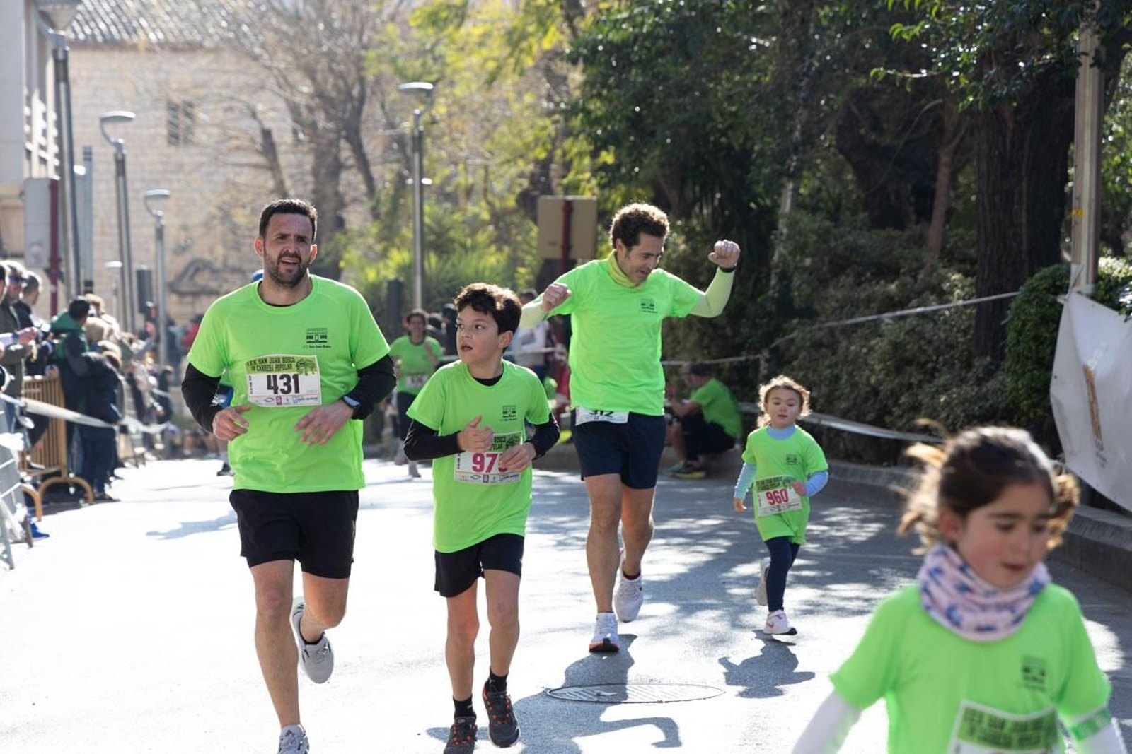 Deporte y solidaridad se unen en la IV Carrera Popular IES San Juan Bosco, en imágenes