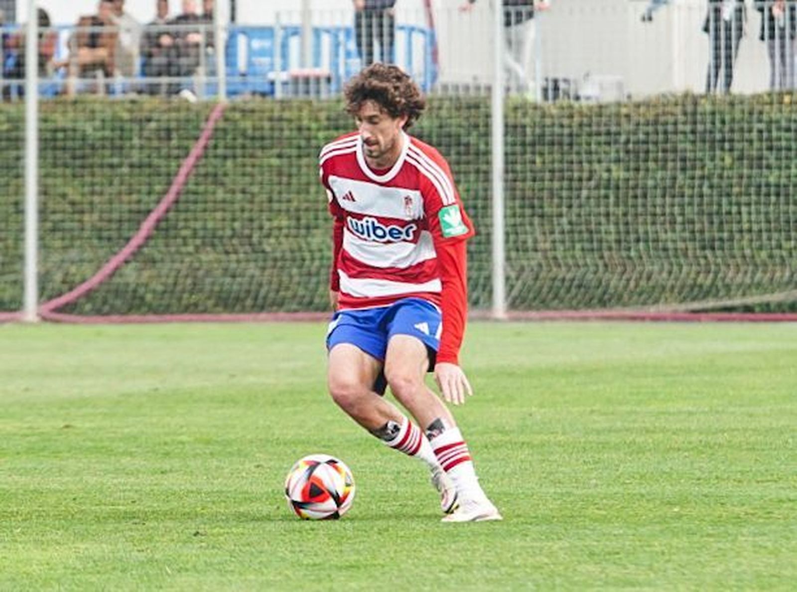 Las imágenes del Recreativo Granada - Real Madrid Castilla
