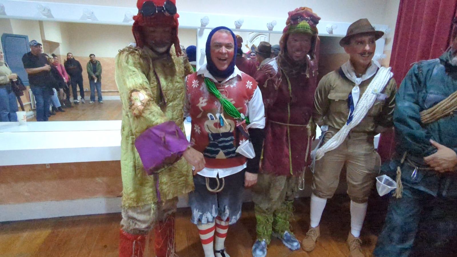 Emilio Santander y el cuarteto '¡Que no vengan!' explican su tipo