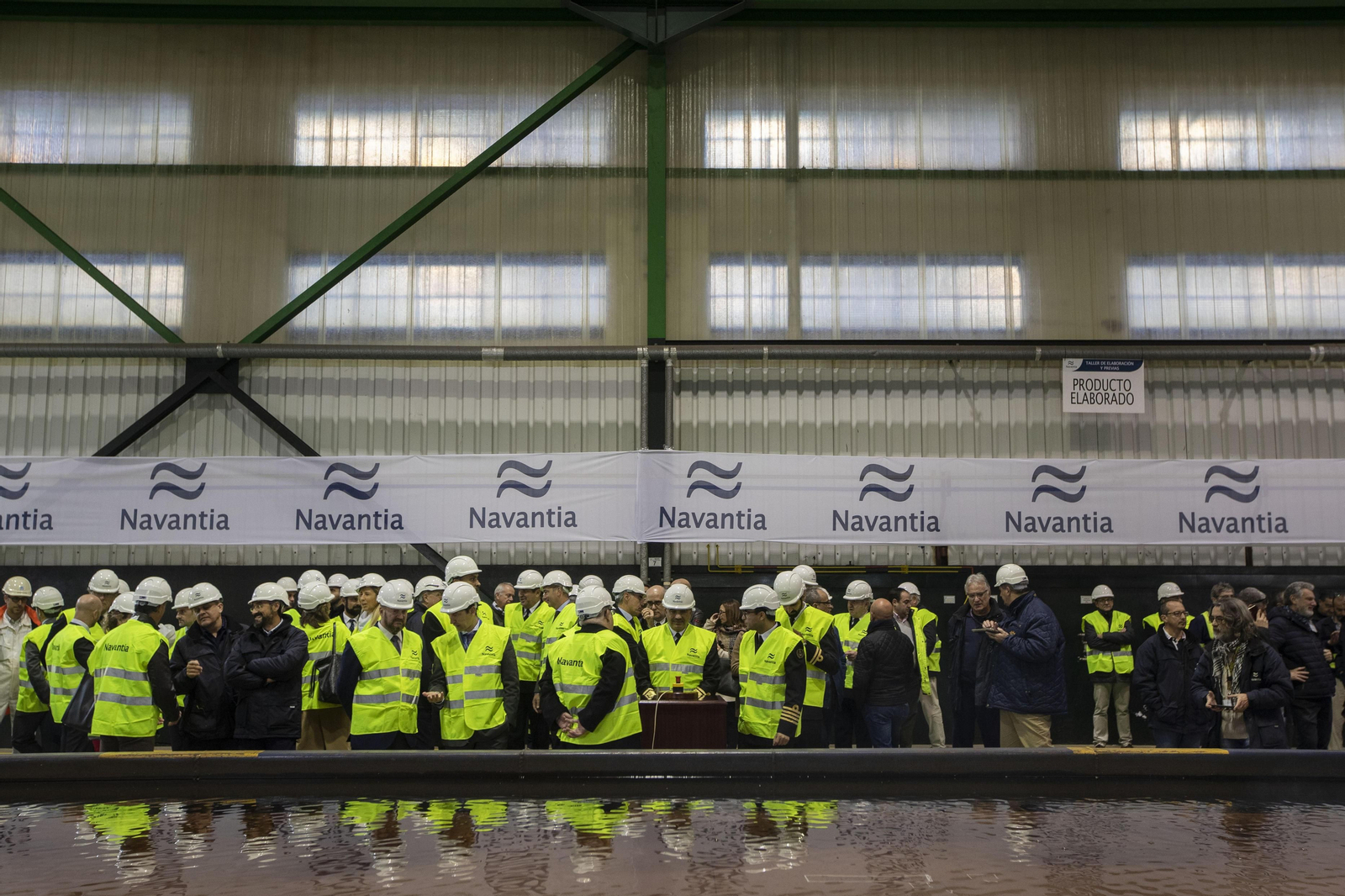 Imágenes del corte de la primera chapa para las corbetas de Arabia
