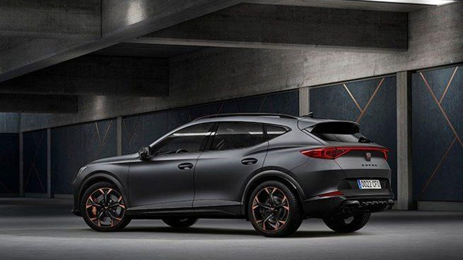 Comparado con otros SUV de tamaño y sistemas de propulsión parecidos, el precio del Cupra Formentor está muy ajustado.