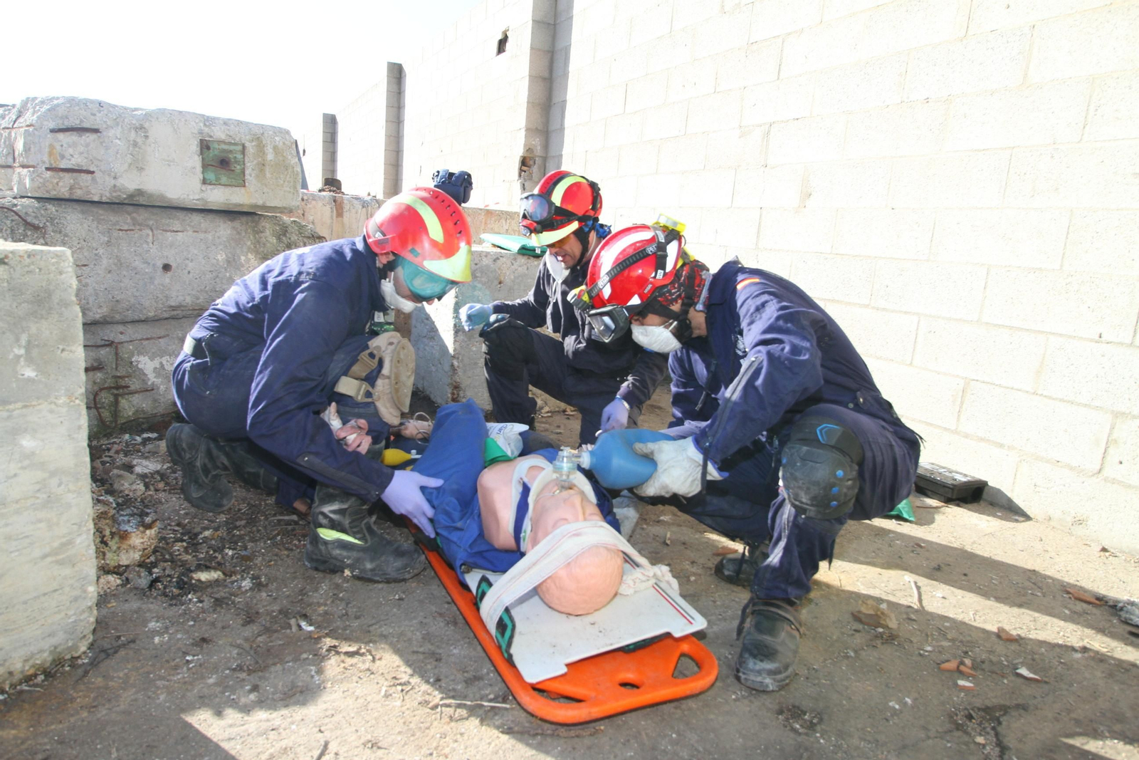 Imágenes del curso Asistencia Sanitaria en Catástrofes de Bomberos Unidos Sin Fronteras