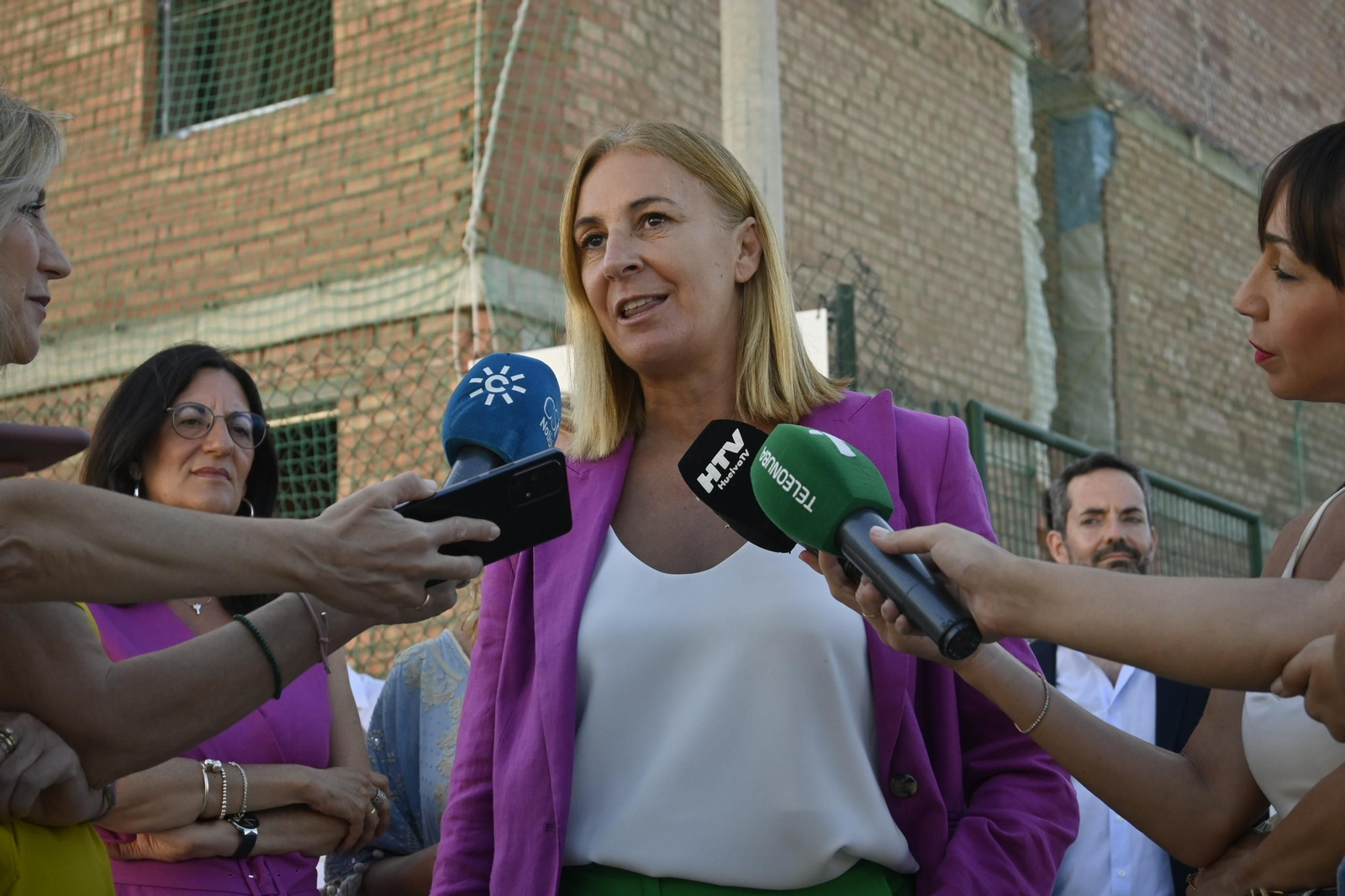 Amelia Martinez y Pilar Miranda visitan las obras de proyecto de residencia en el Campus del Carmen, en imágenes