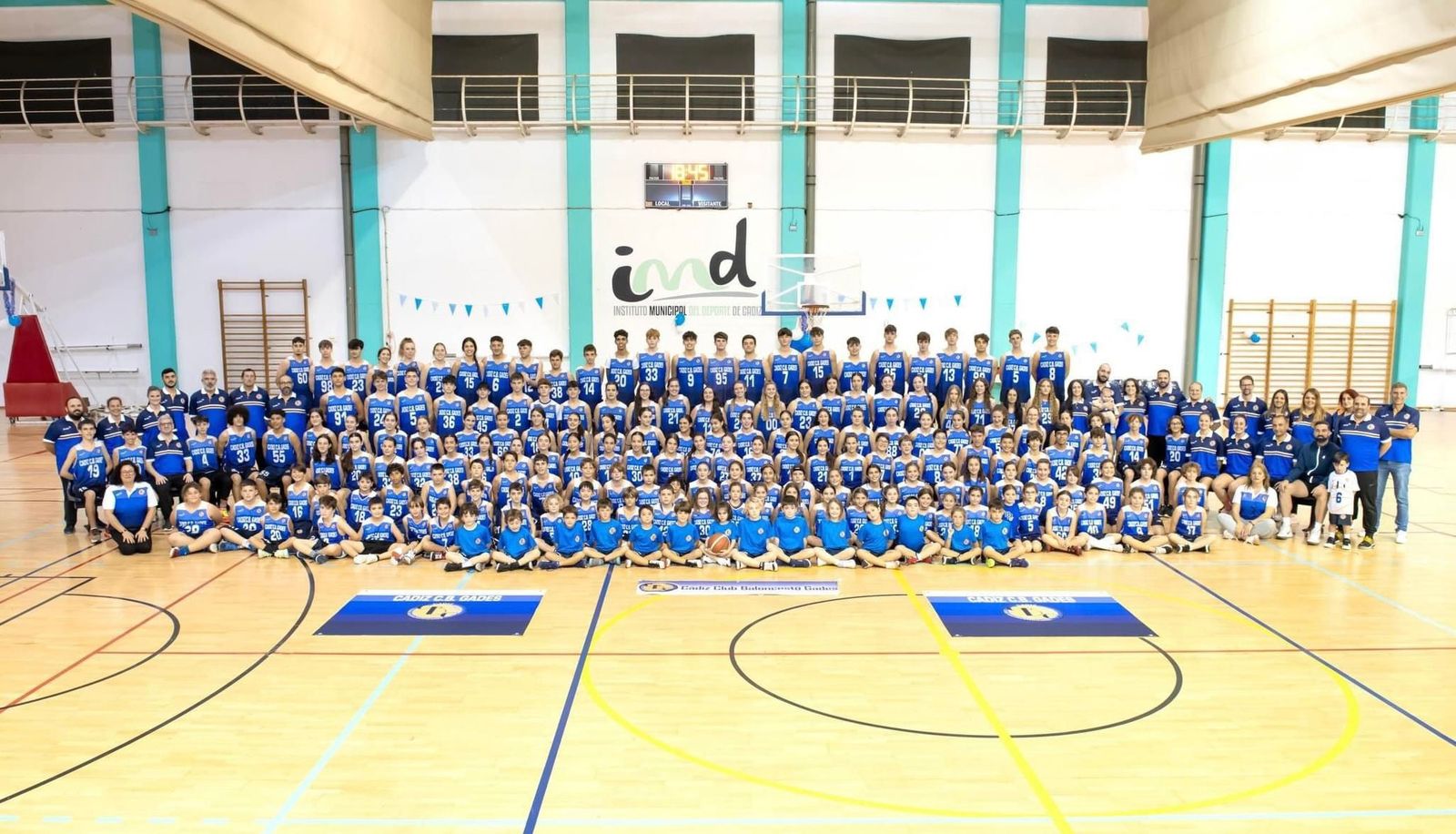 Foto de familia del Cádiz Gades.