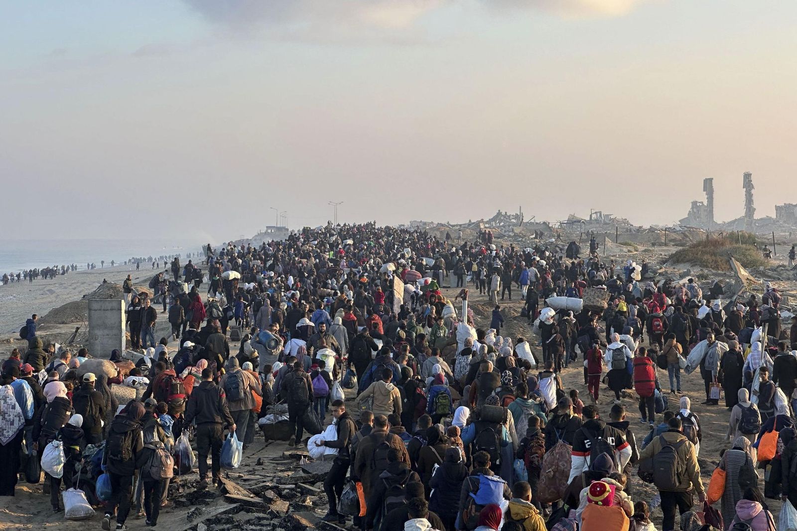 El retorno masivo de palestinos al norte de la Franja de Gaza
