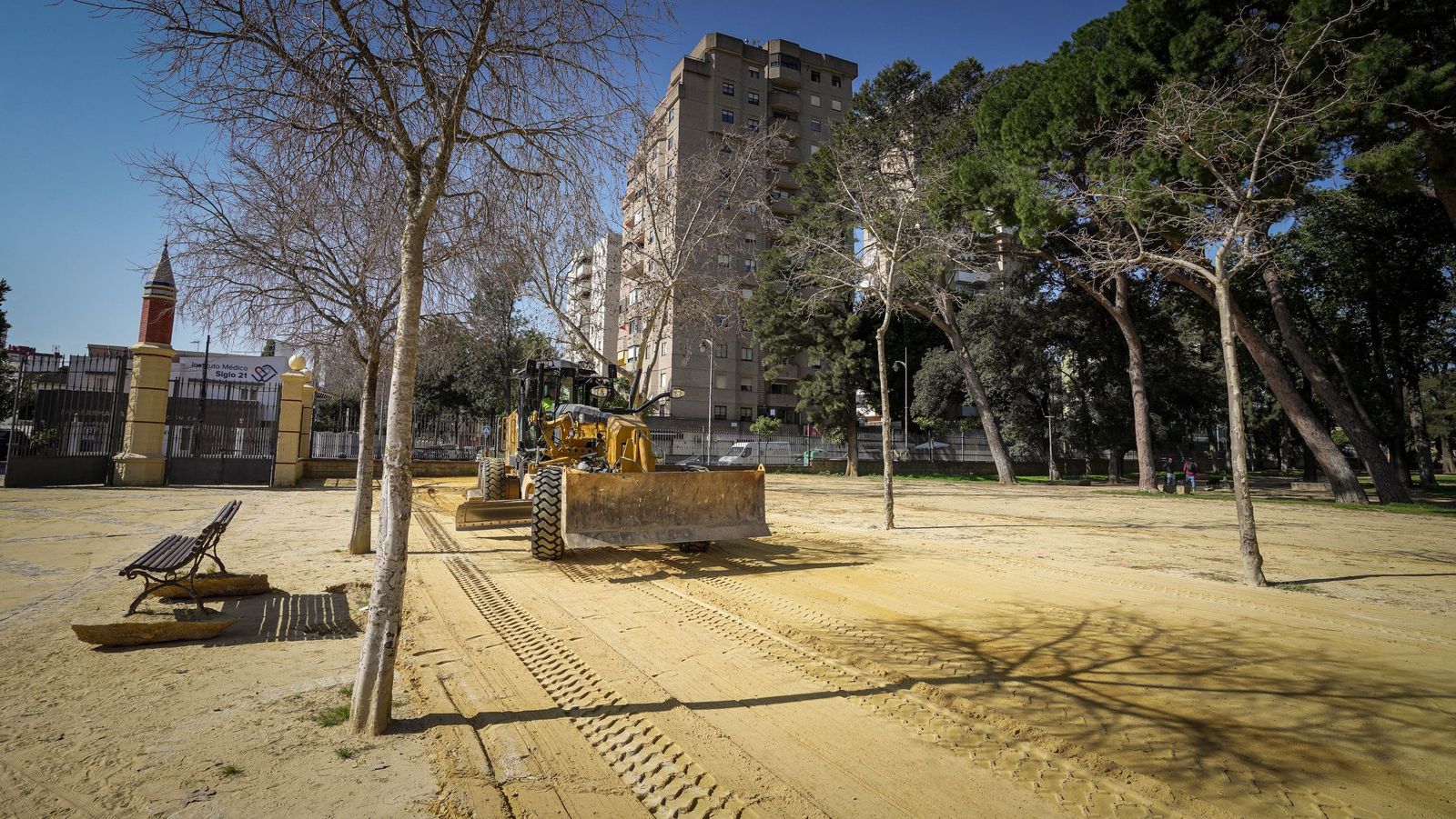 Ya ha empezado el montaje de casetas y reposición del albero en el Hontoria