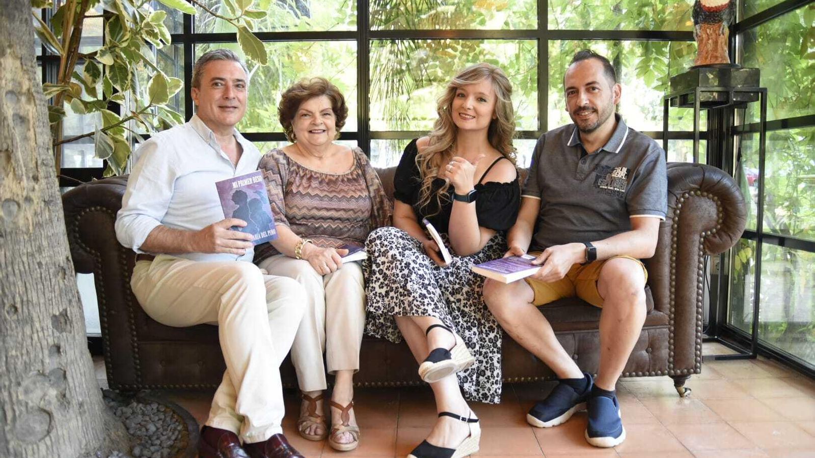 Paco Mulero, Chary Serrano, María del Pino y José Luis Parra durante la presentación