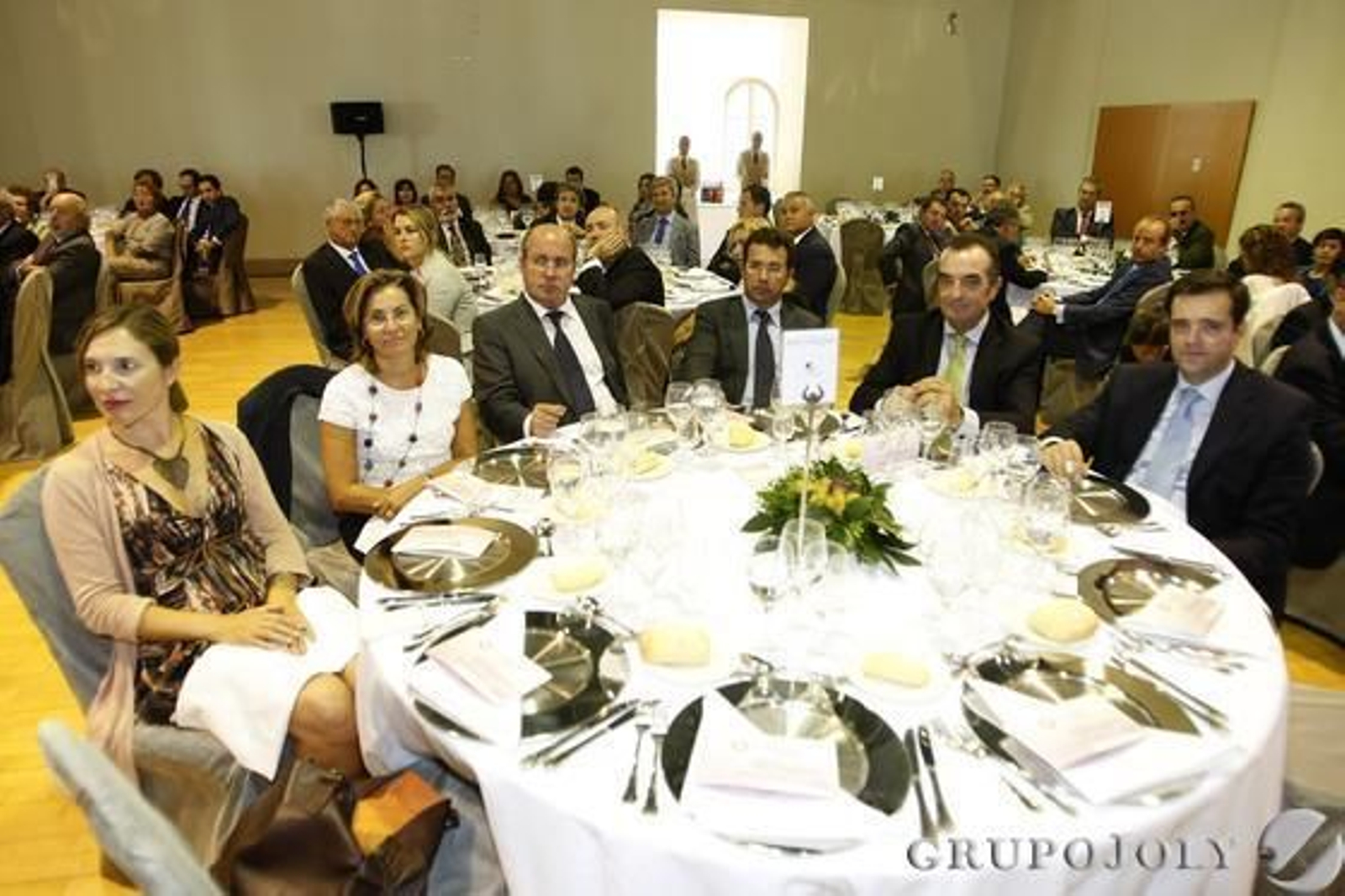 Empezando por la izquierda, Lourdes Acosta, Lalia González-Santiago, Manuel de la Peña, Ernesto Fernández, Javier Moyano y Antonio González.

Foto: Julio Gonzalez-Joaquin Pino-Jose Braza