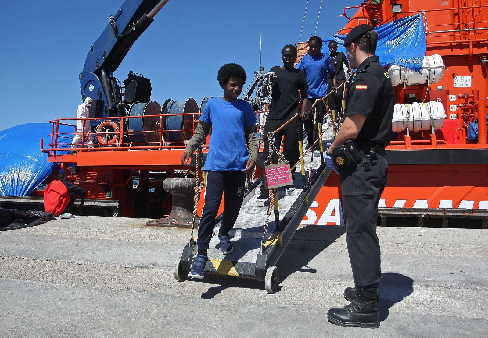 Cientos de migrantes esperan destino acogidos en el Campo de Gibraltar
