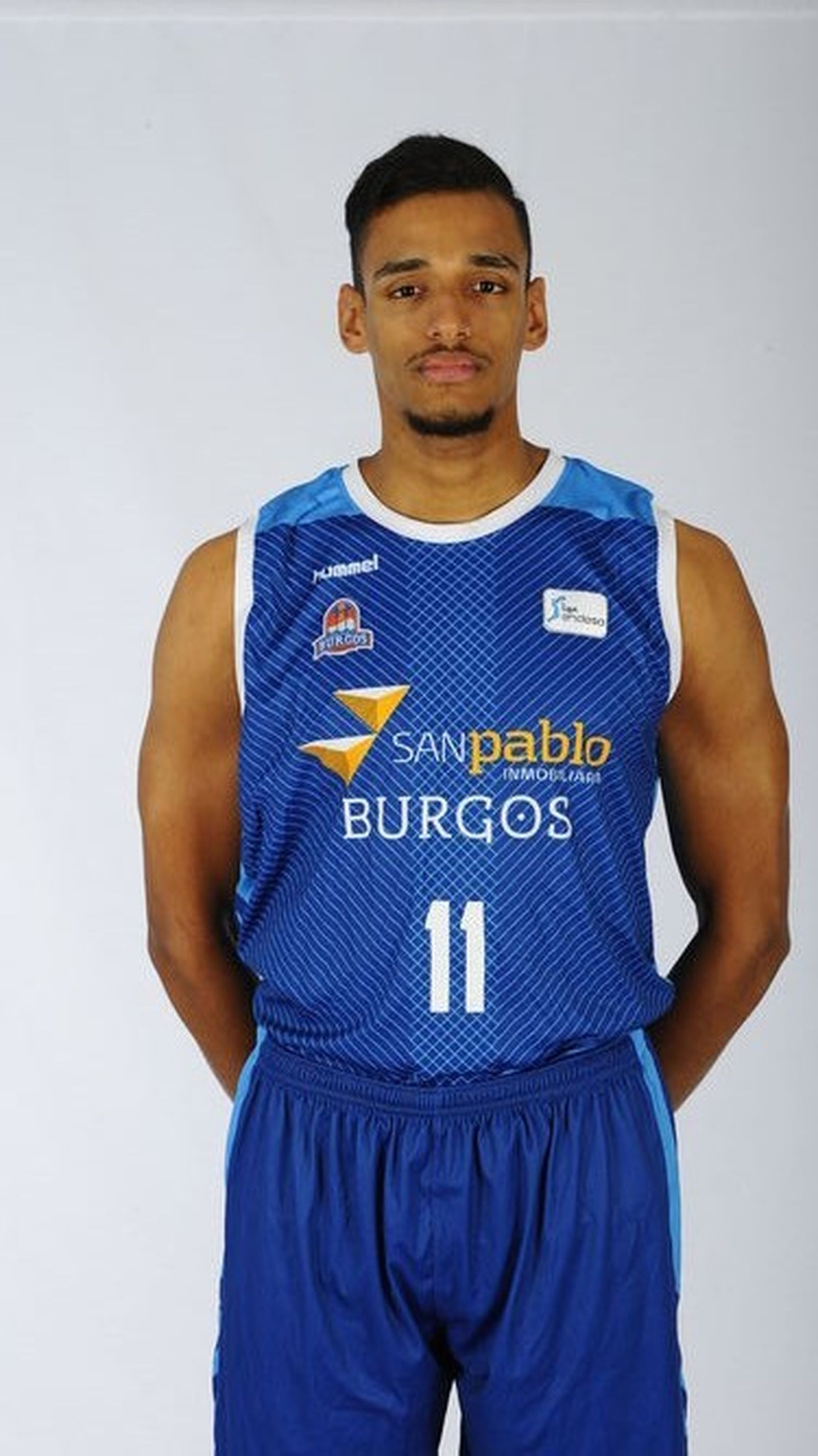 "Alberto era igual de niño, le sale natural ordenar y ser líder"