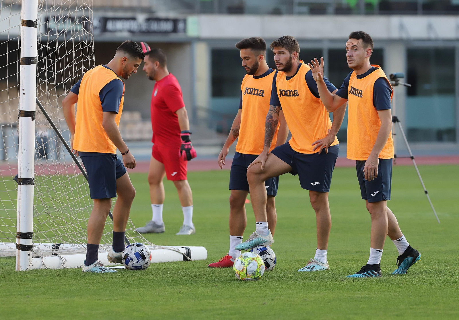 Gonzalo, Lolo Garrido y Juacan pueden ser titulares este domingo ante el Arcos