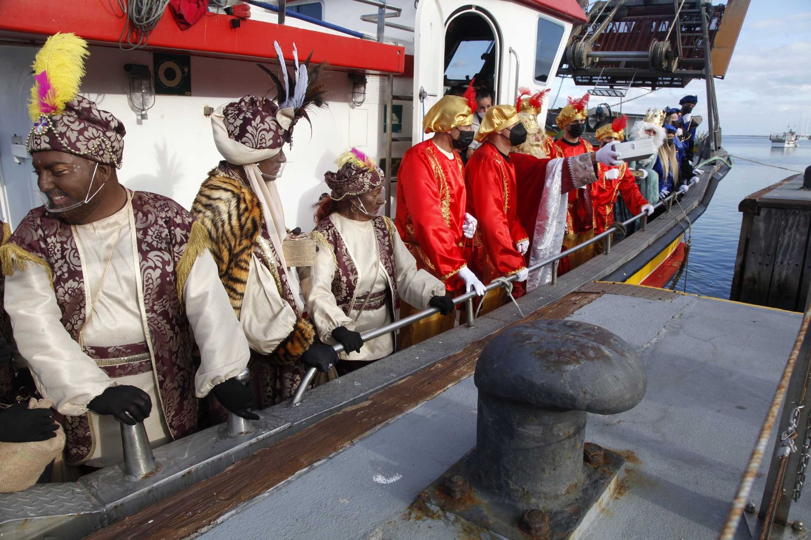Imágenes de las cabalgatas de Reyes en Cartaya, Isla Cristina, Ayamonte y Punta Umbría