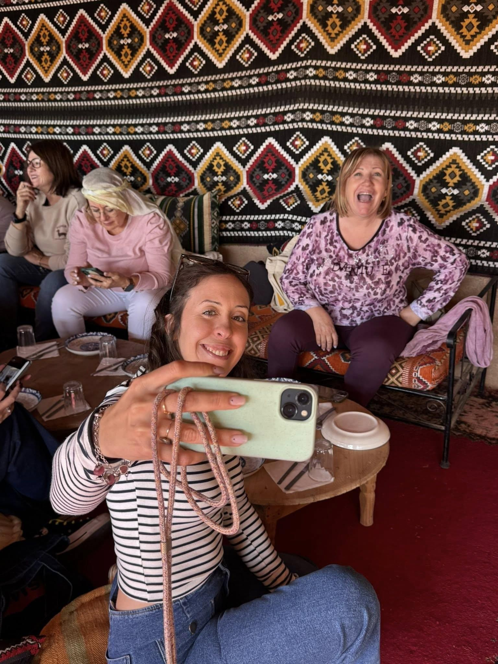 Medio centenar de mujeres vicarias se empapa de la cultura marroquí en un viaje para el recuerdo