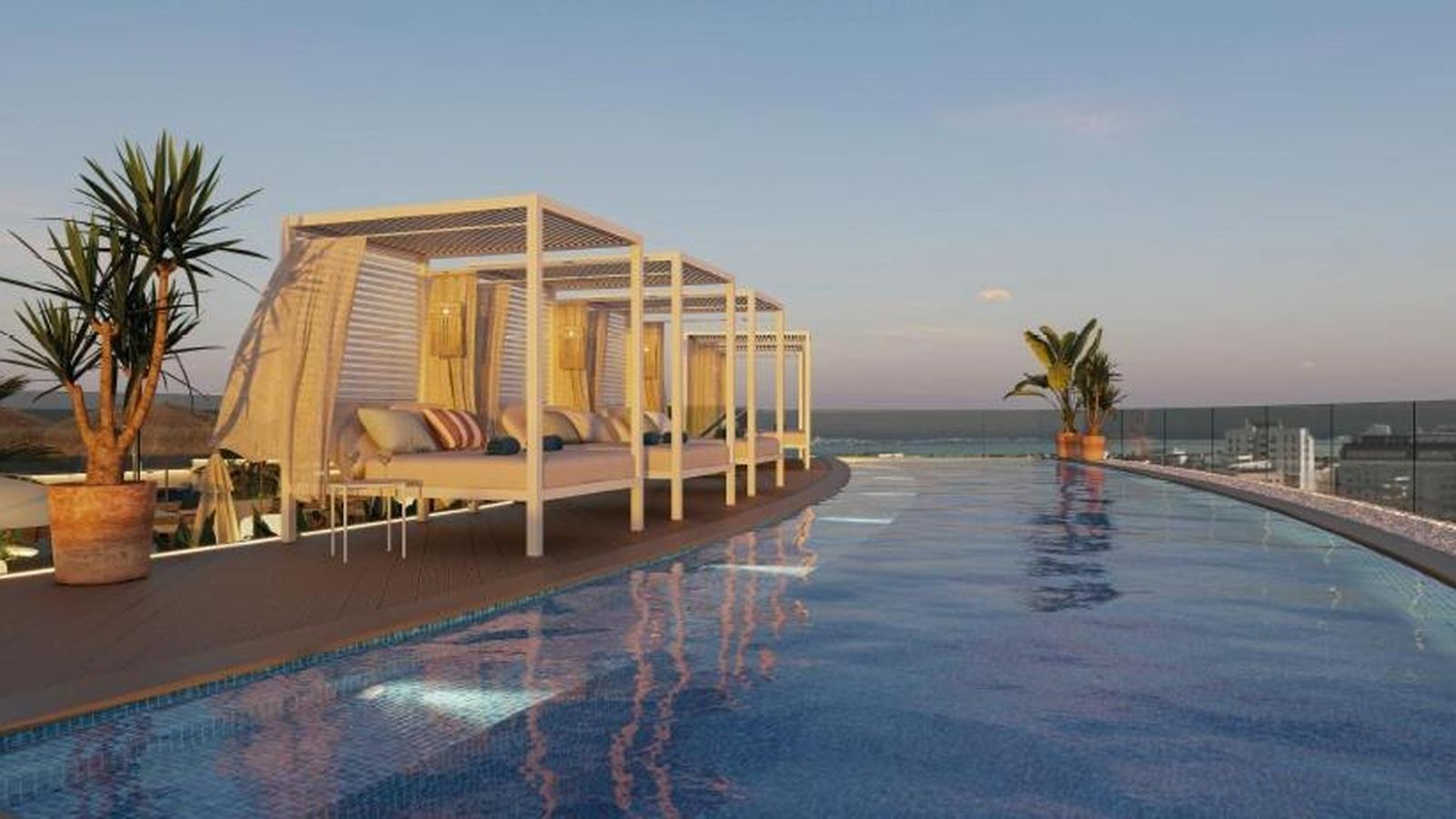 Imagen de la piscina exterior que se publicita en la web del Gran Hotel Luna de Cádiz.