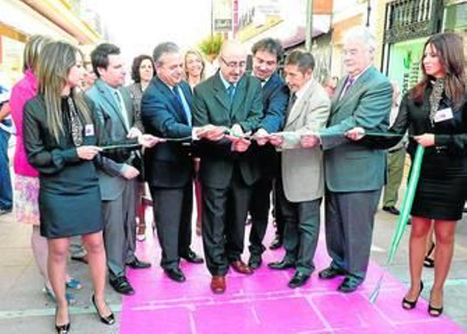Inauguración de la Fuente Palmera de Boda en el centro de la Colonia.
