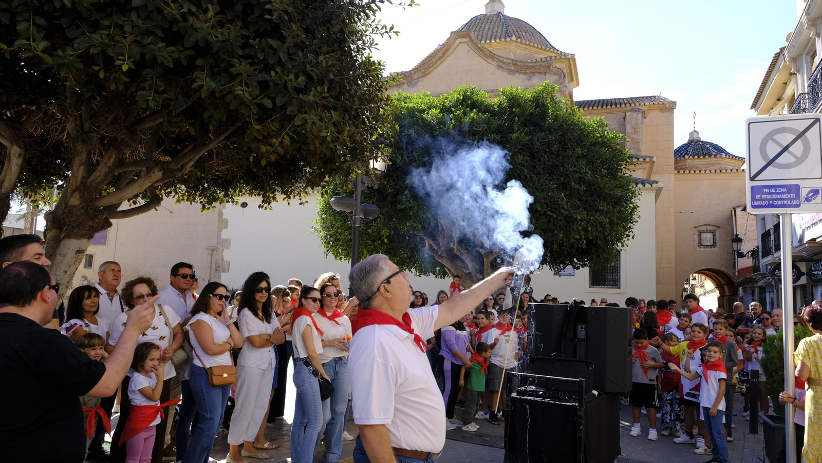 Encierro infantil y gigantes y cabezudos en las Fiestas de Huércal Overa, en imágenes