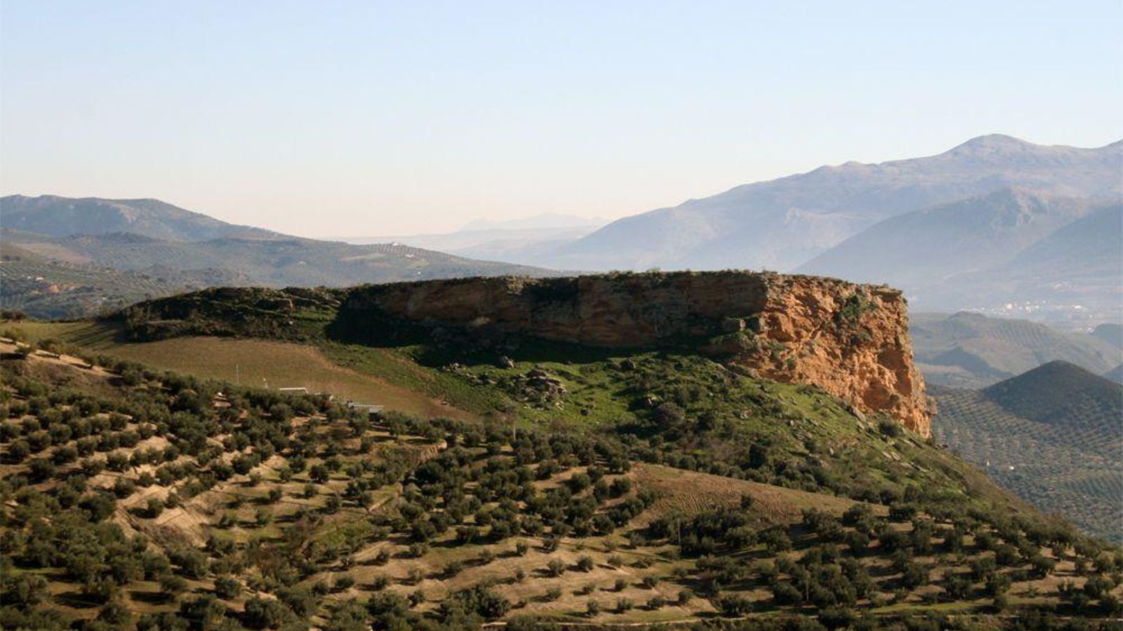 Promontorio donde está la muralla.