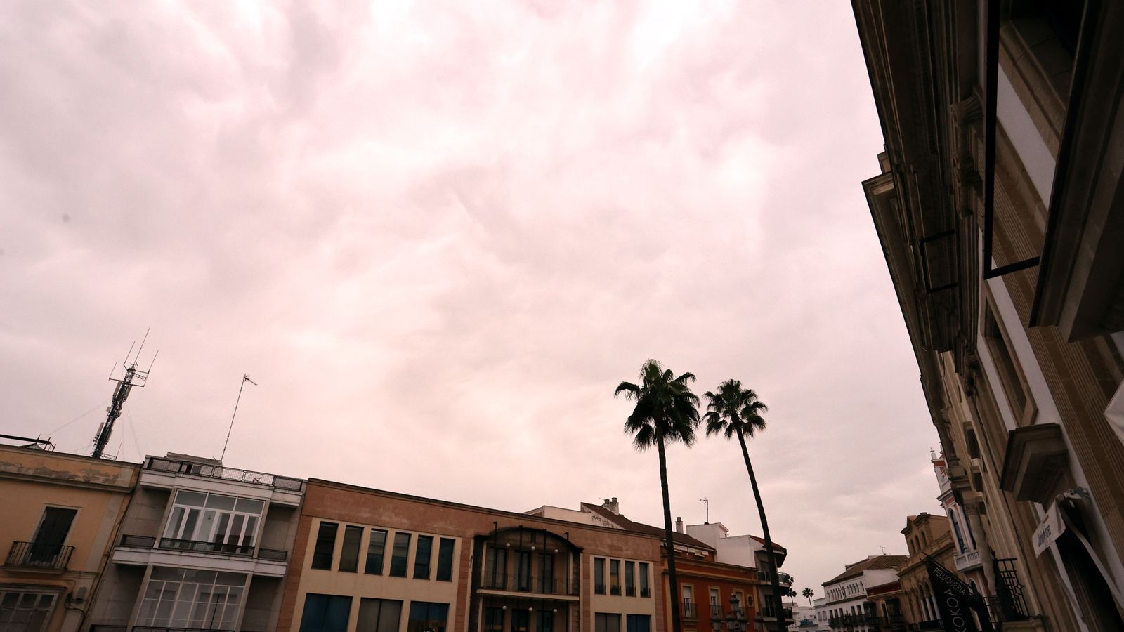 Imagen del cielo rojizo en Jerez.