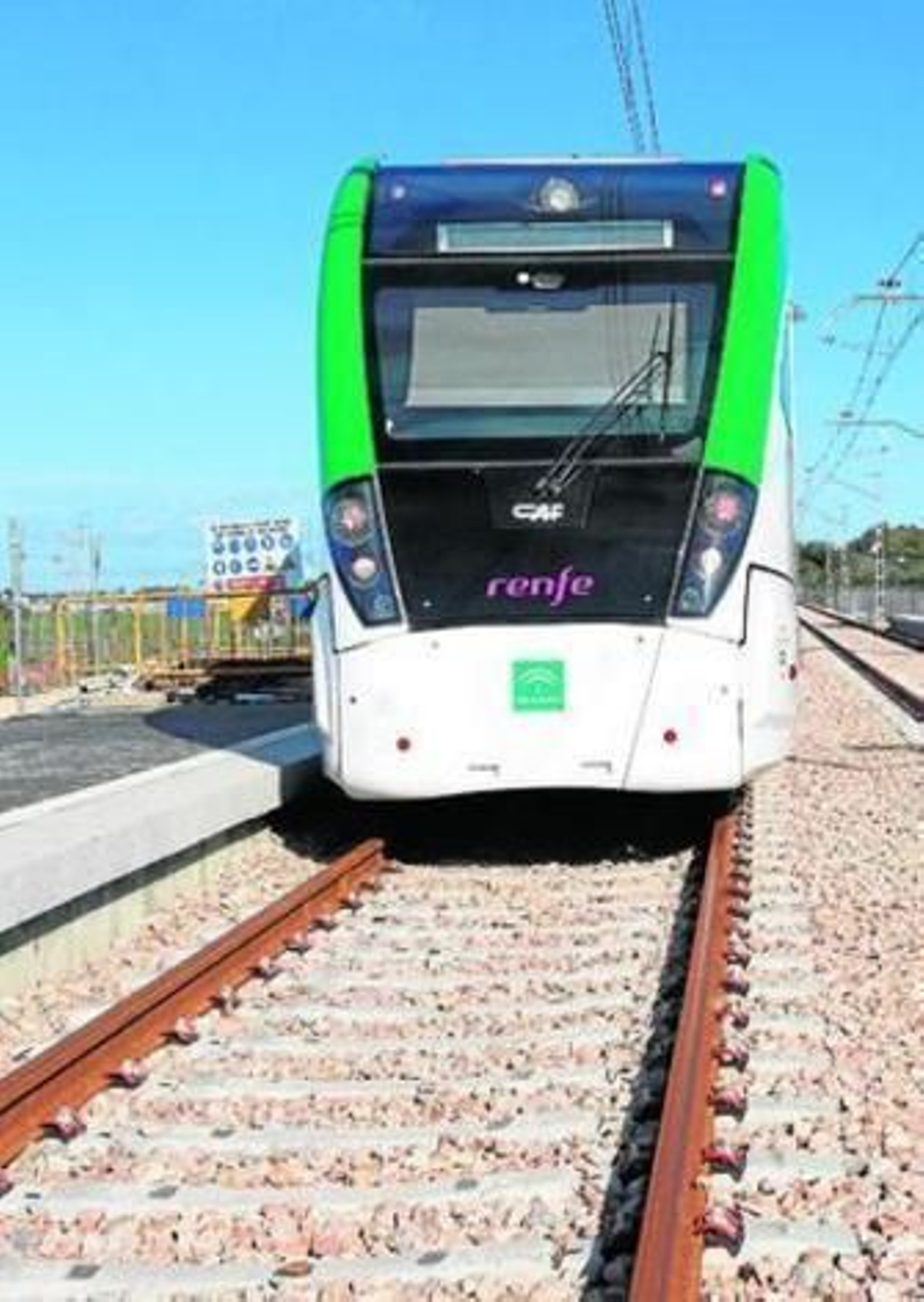 La primera unidad del tren-tranvía, durante las pruebas que se llevaron a cabo en noviembre de 2014.