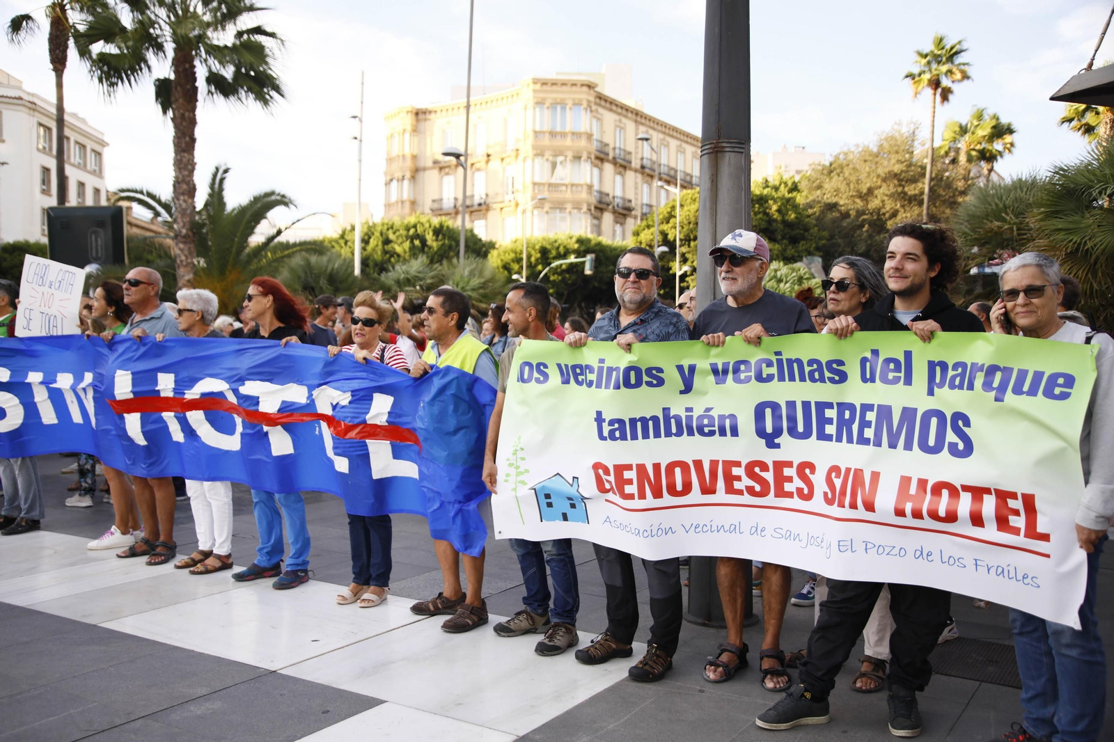 La manifestación "Genoveses sin hotel", en imágenes