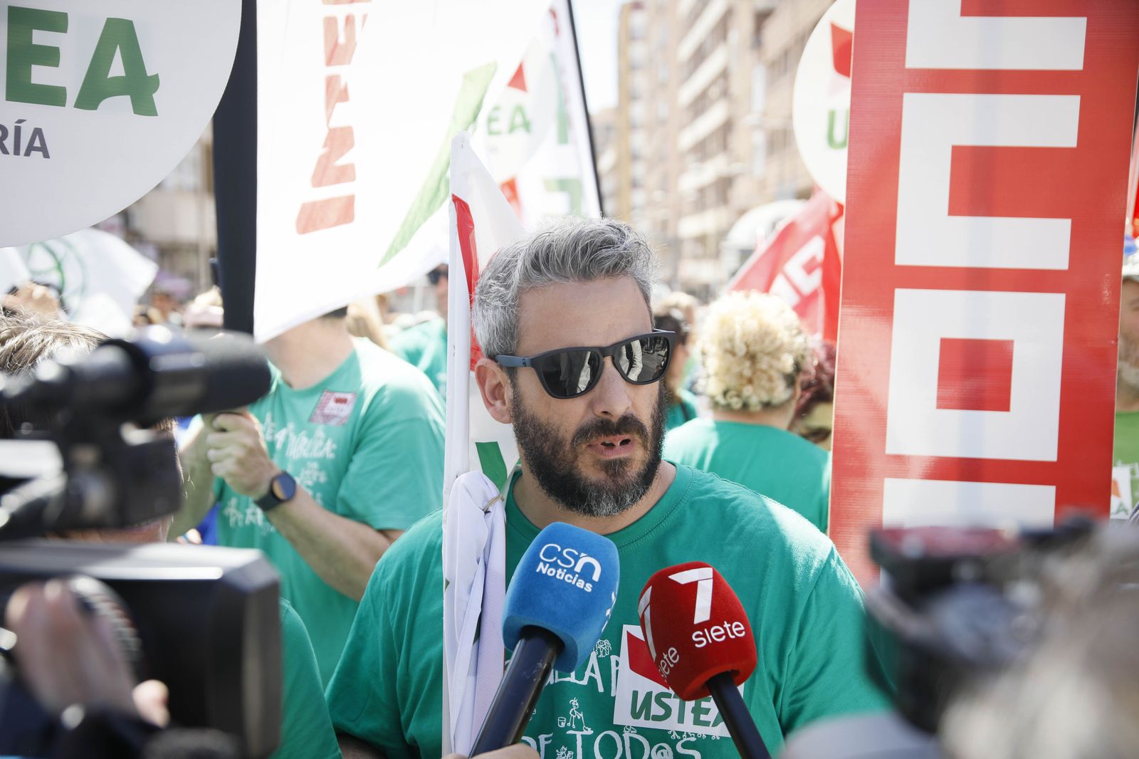 Las imágenes de la HUELGA DOCENTE de Almería