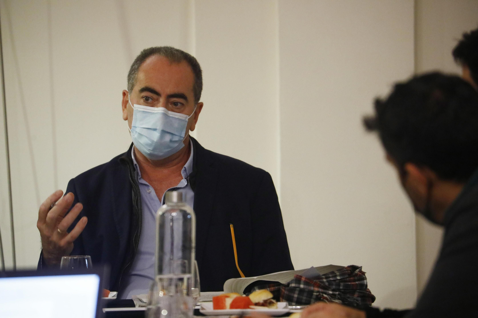 La mesa de redacción de 'el Día' sobre comercio digital, en fotografías
