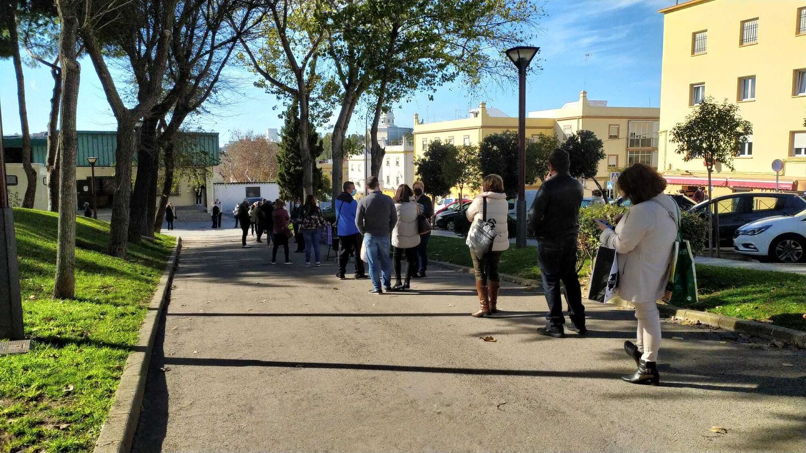 Cola para las vacunas sin cita previa.