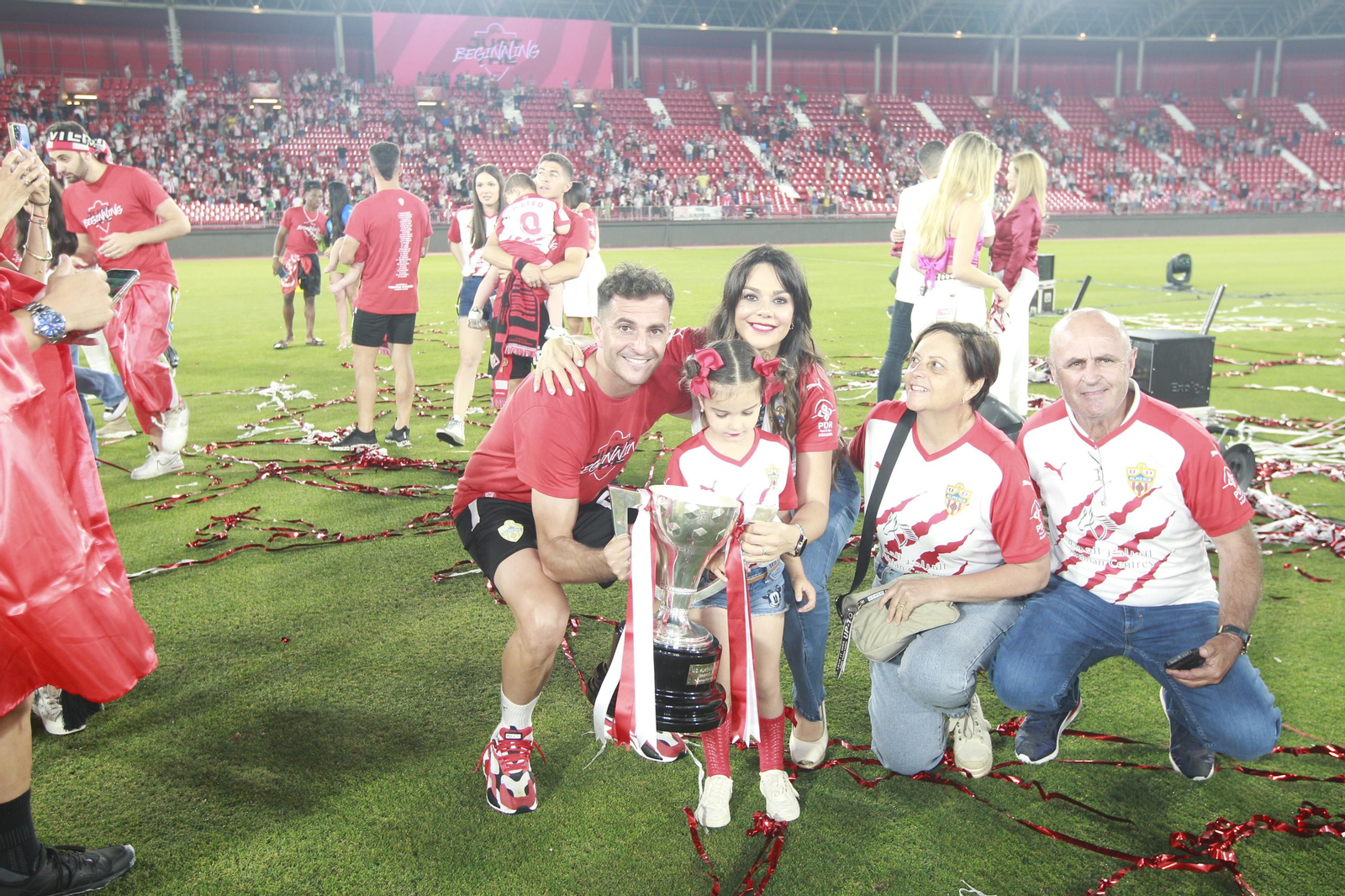 Las imágenes de la fiesta del ascenso de la U.D. Almería en el Estadio Mediterráneo.
