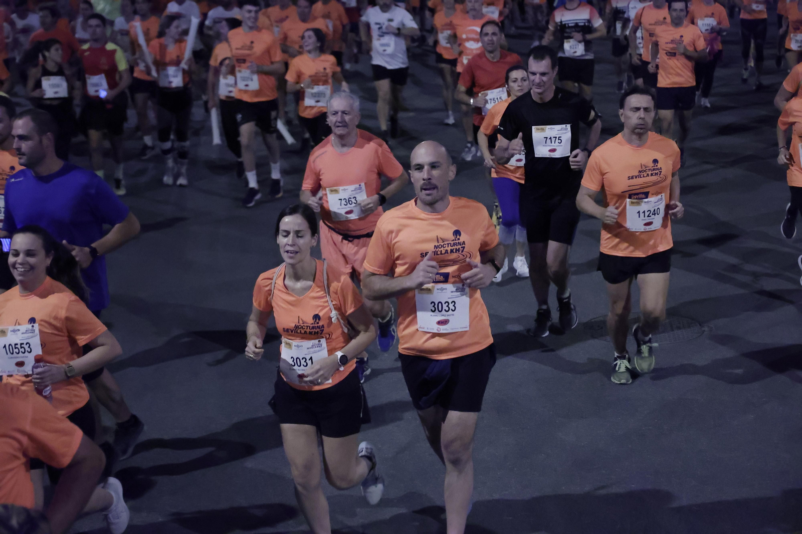 Búscate en la Carrera Nocturna de Sevilla (1)