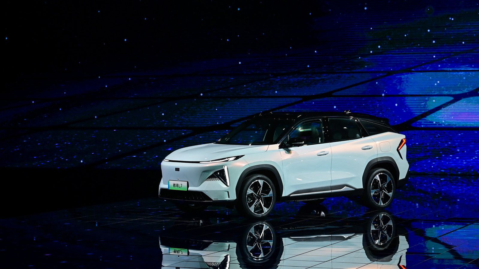 El Geely Galaxy L7 es un SUV híbrido enchufable. Es el primer modelo de esta nueva marca que se pondrá a la venta en China.