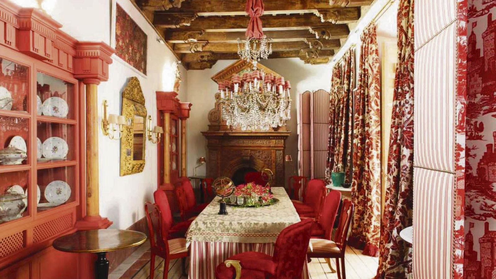 Estado actual del interior de la casa señorial.