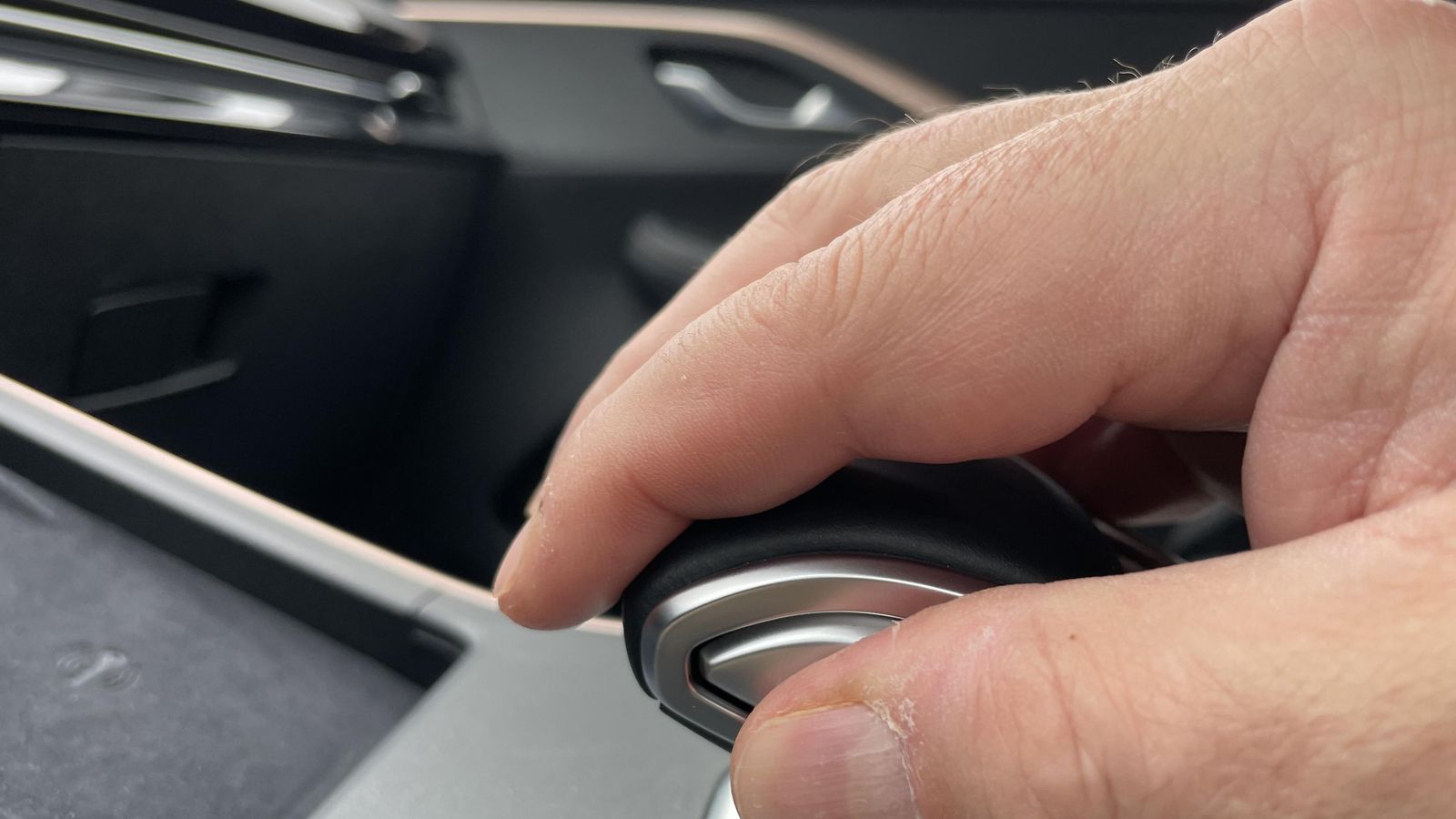 Manteniendo pulsada esta tecla se activa la función de cambio secuencial.