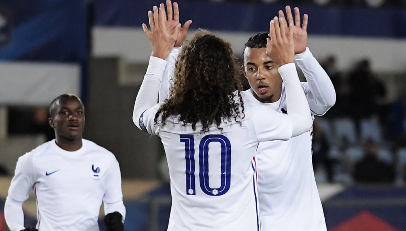 Koundé celebra un gol con la selección francesa sub 21