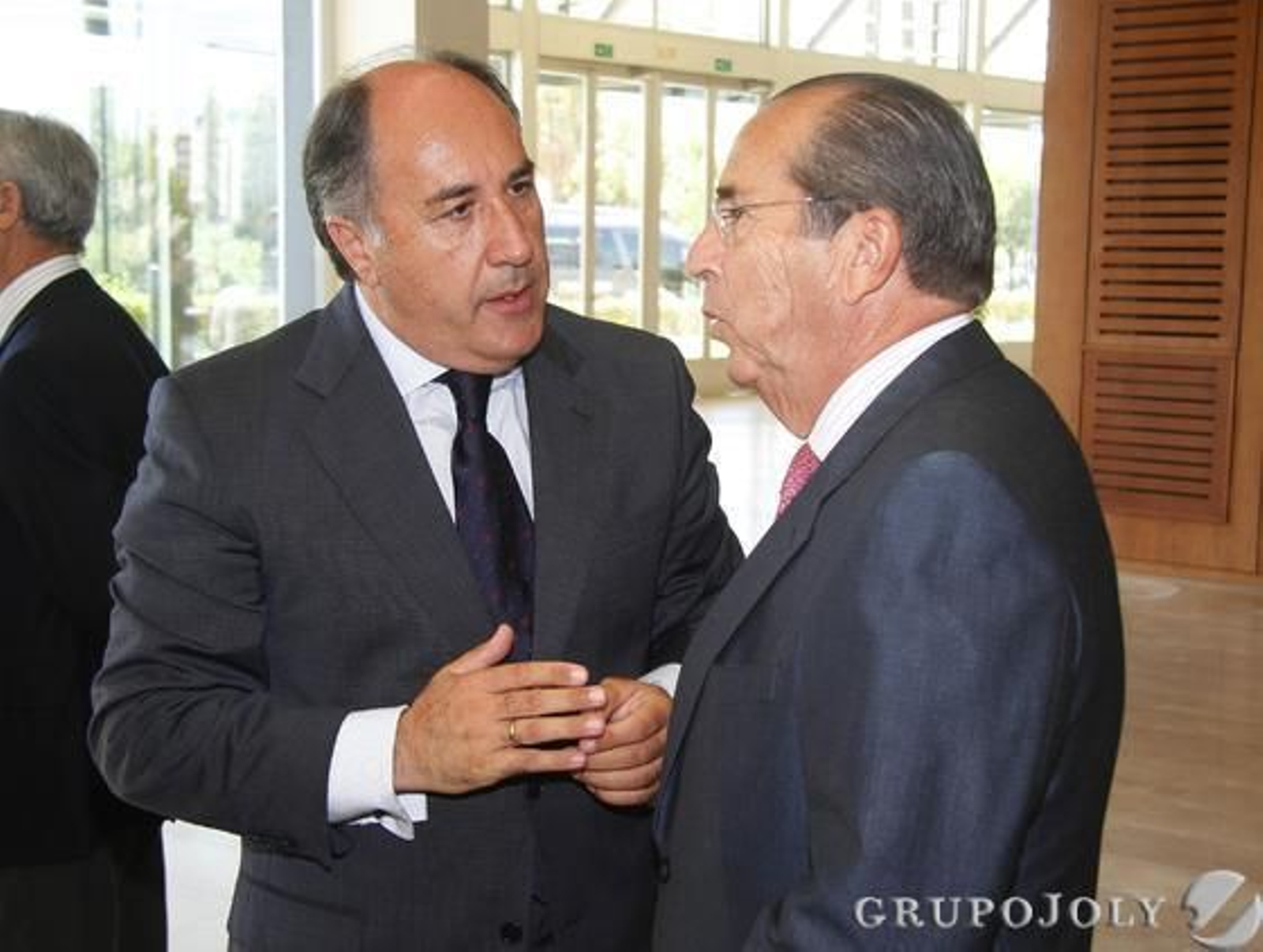 José Ignacio Landaluce, alcalde de Algeciras, con el diputado del PP Aurelio Romero Girón.

Foto: Victoria Hidalgo / Juan Carlos Vazquez