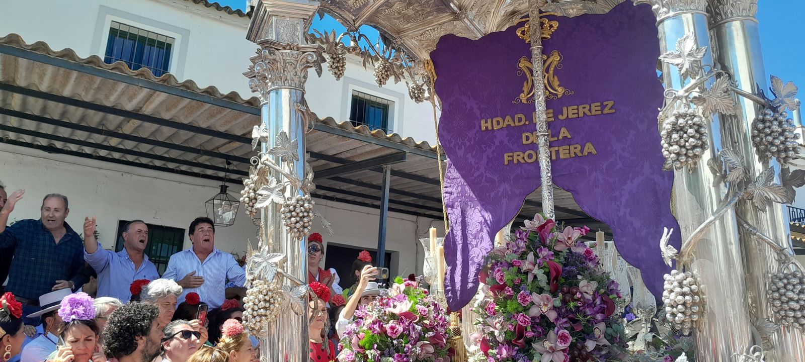 Imágenes de la llegada a la Aldea y presentación de la Hermandad del Rocío de Jerez