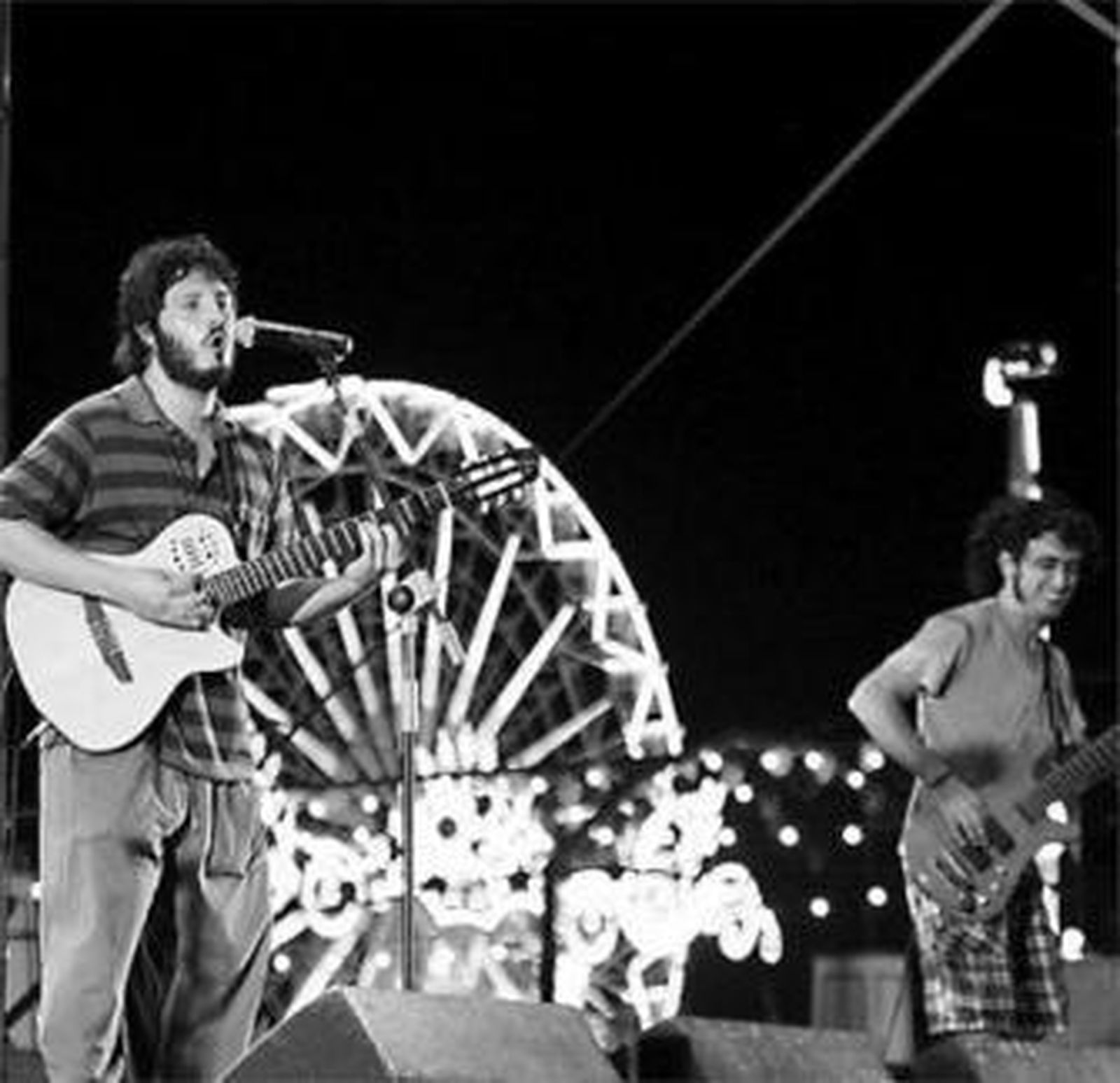 Los malagueños T de Trapo calentaron el ambiente antes del Puchero.