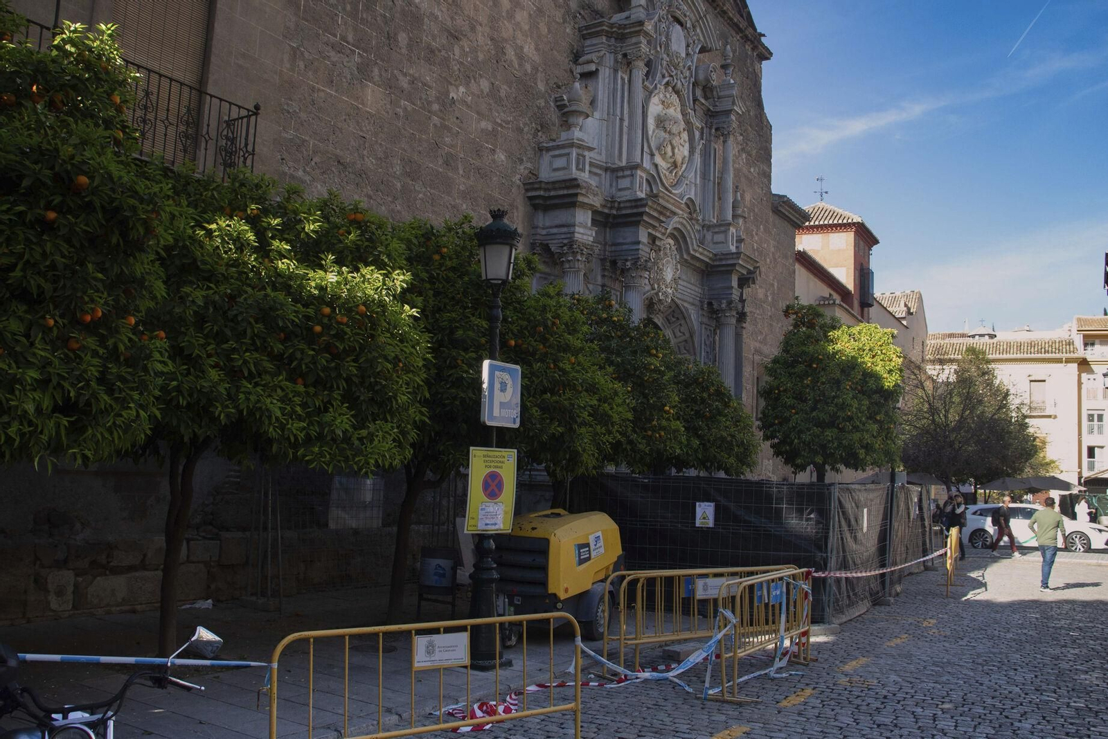 Imagen antes de que se quitaran los árboles.