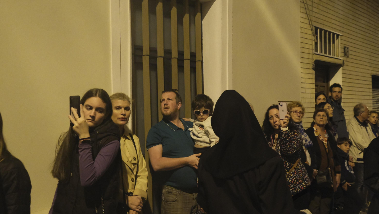 Procesión del Perdón en Almería, en imágenes