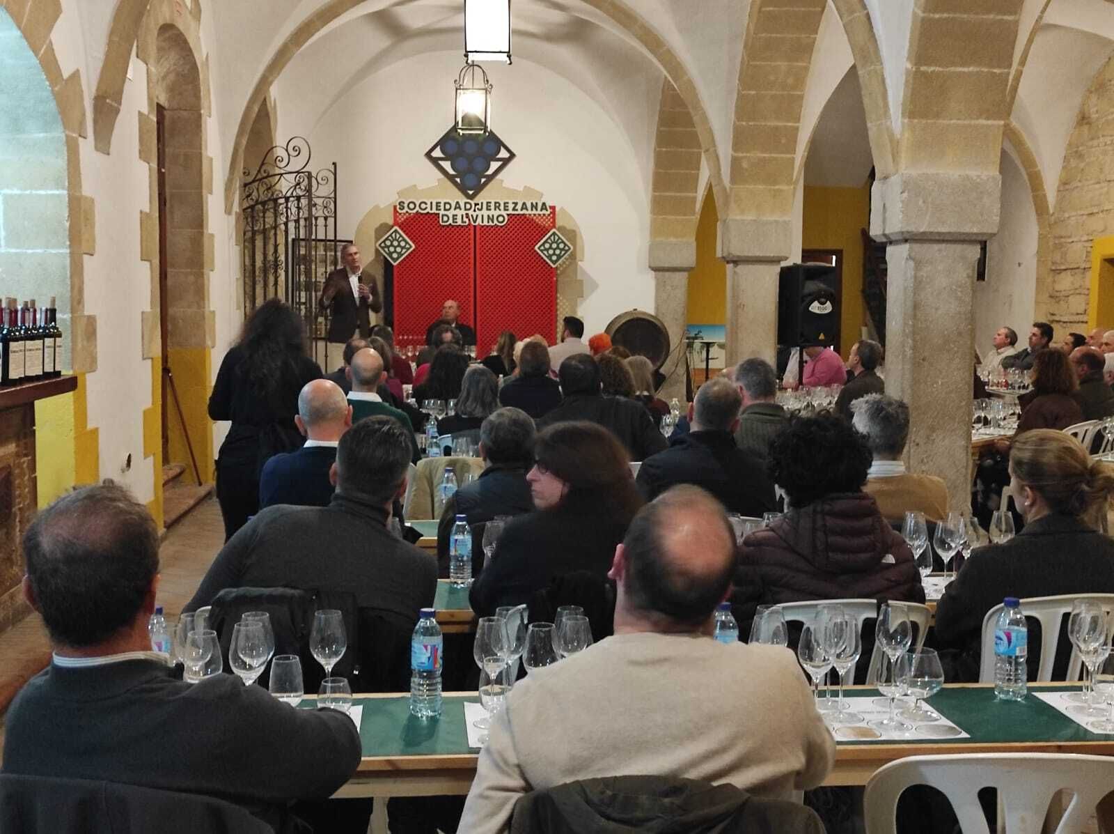 Cata de la bodega Ximénez Spínola en la Sociedad Jerezana del Vino