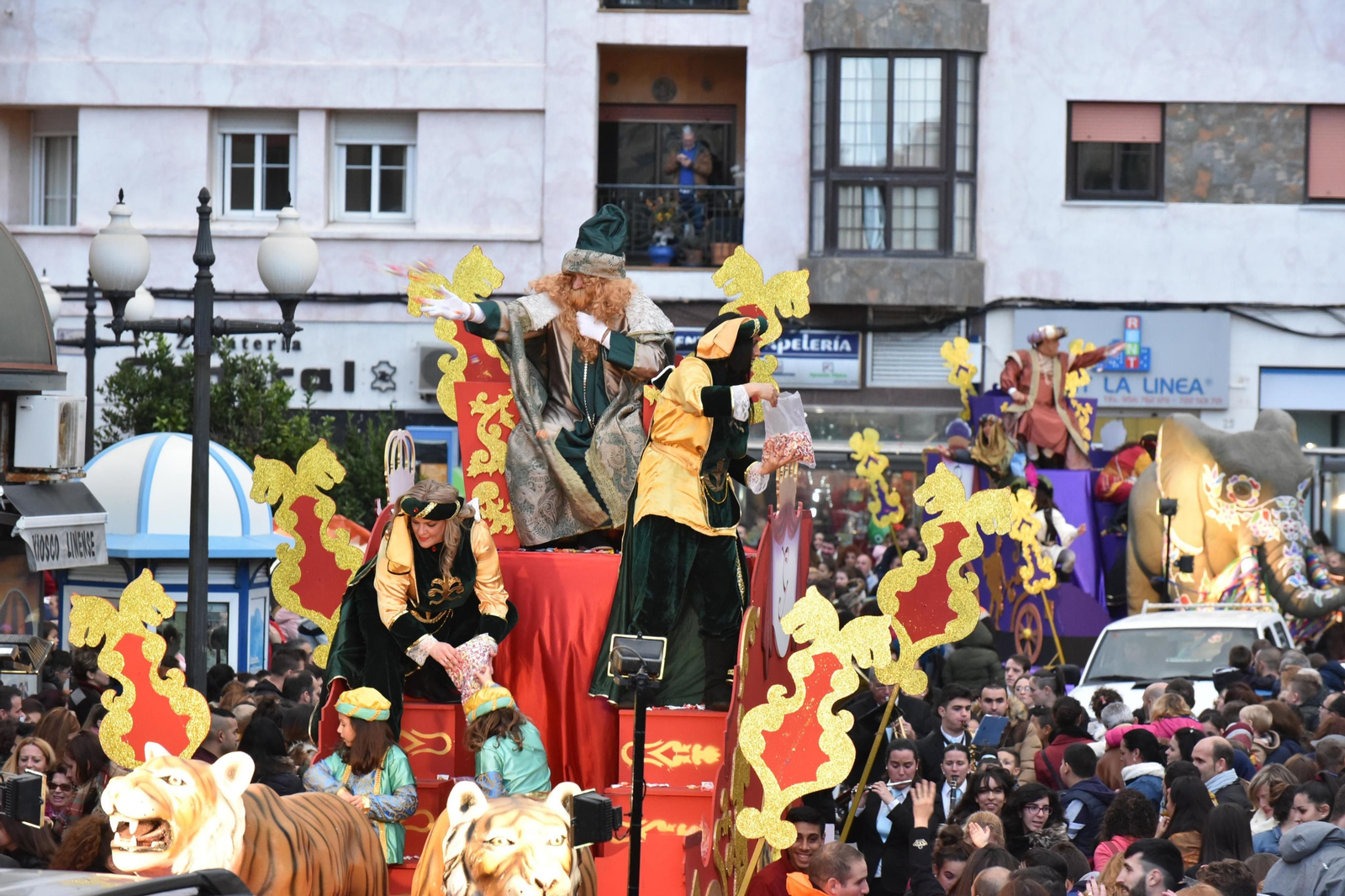 Imágenes de la Cabalgata de la ilusión en La Línea