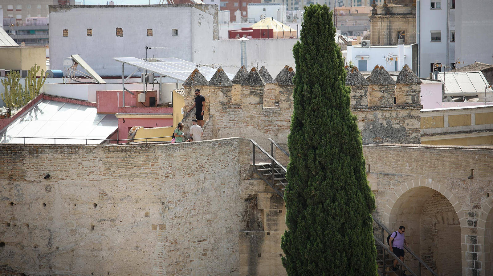 Así es por dentro y por fuera la Torre de Ponce de León en el Alcázar de Jerez