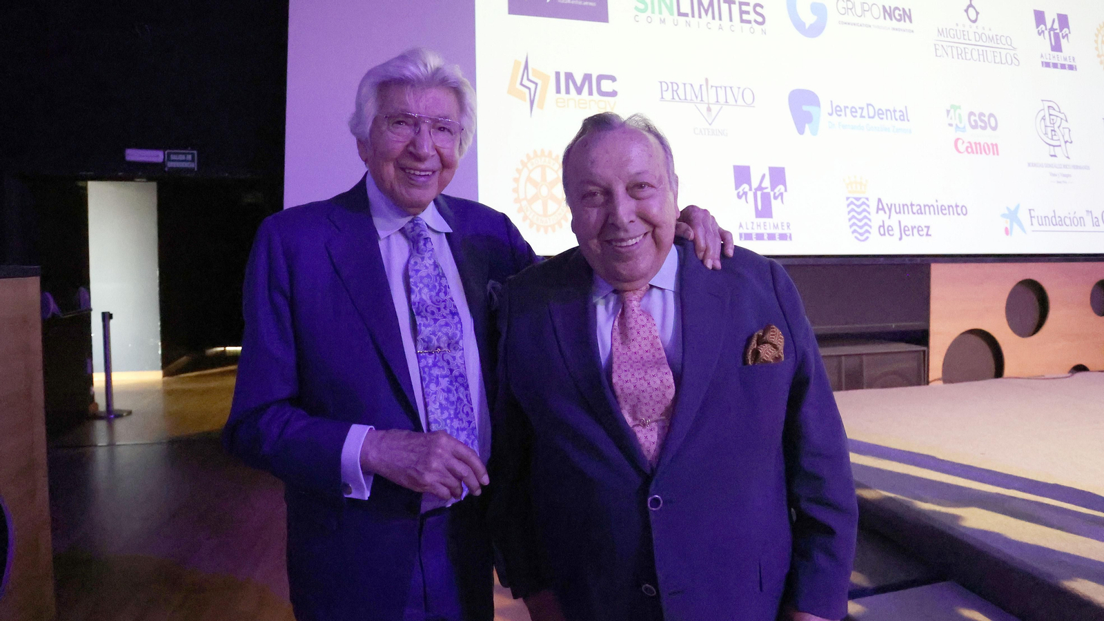 Manuel Alejandro recibe el premio Jerezano del Año del Rotary Club Jerez