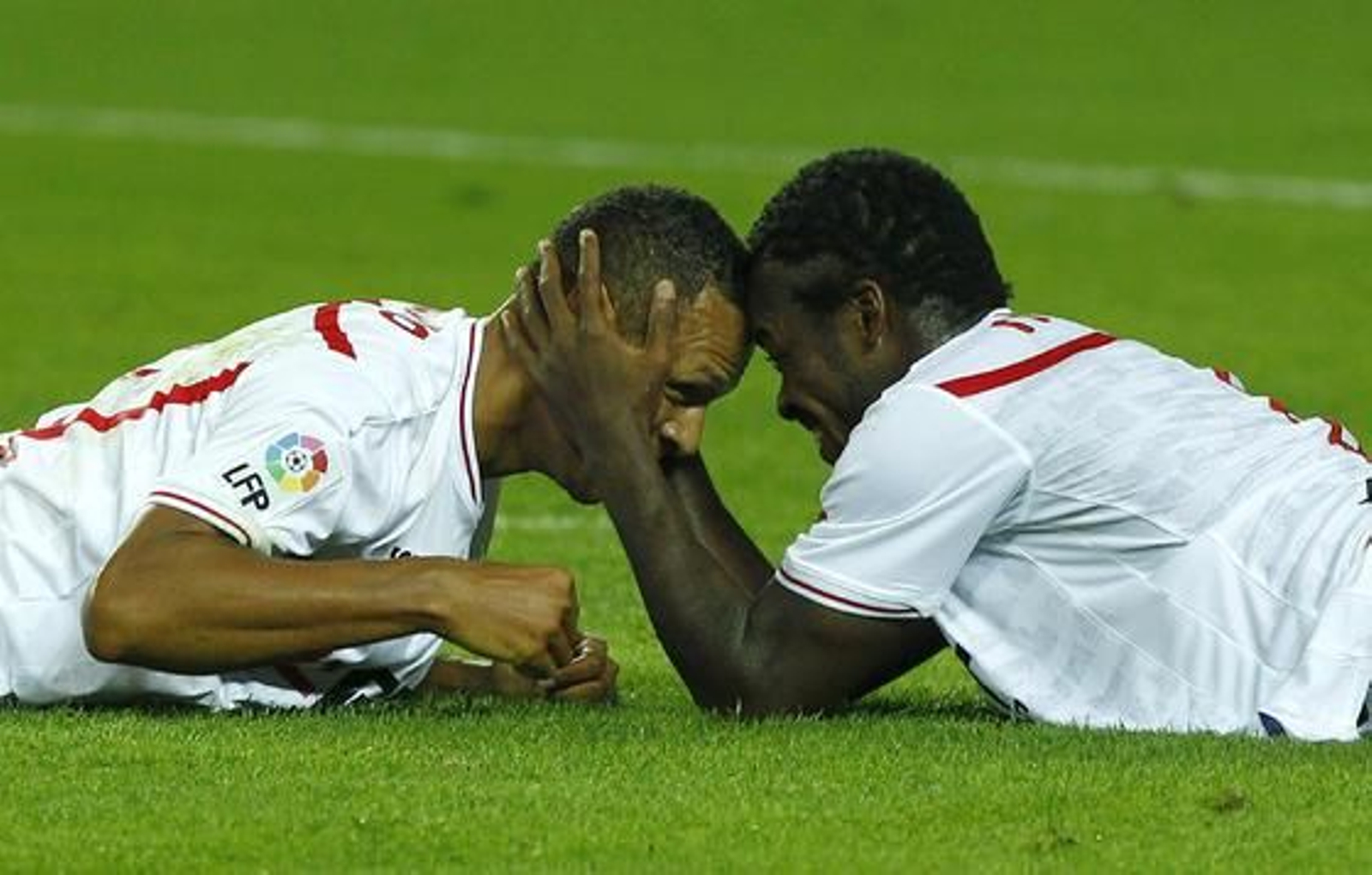El Sevilla vence 4-3 al Athletic de Bilbao en el Sánchez Pizjuán con dos goles de Luis Fabiano y dos de Kanoute de penalti. / Antonio Pizarro