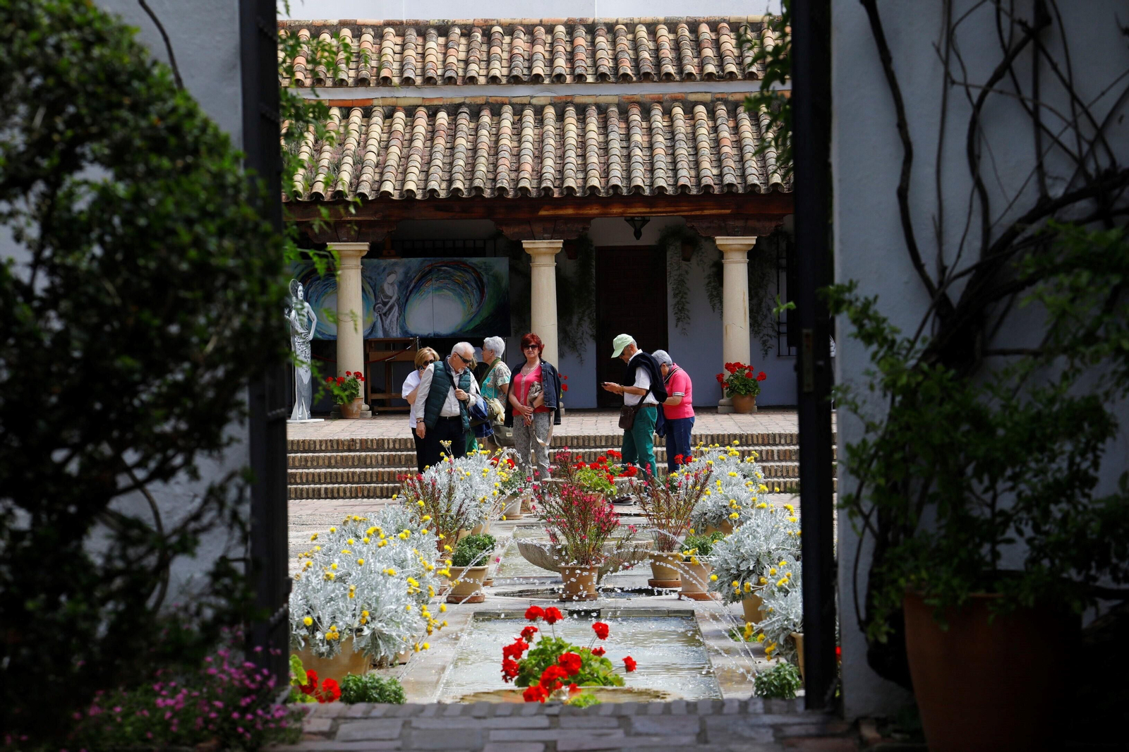 Así lucen los patios del Palacio de Viana de Córdoba en su jornada de puertas abiertas, en imágenes